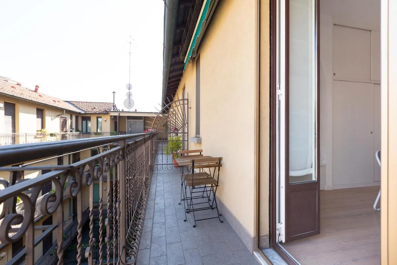 Porta Nuova Bright Studio With Balcony Милан Италия